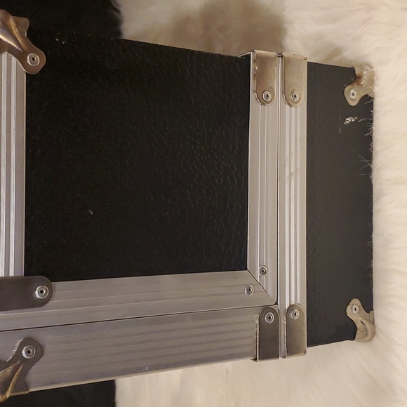 RARE! VINTAGE MAC Cosmetics Train Case - Picture 6 of 17